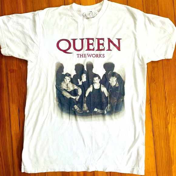 Medium White Queen The Works T-shirt - Picture 2 of 3